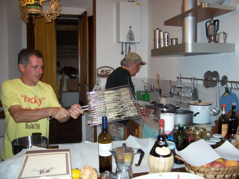  Image name: Persone130.jpg 
 width: 800 pixel 
 height: 601 pixel 
 Size: 382128 bytes 
 Click to enlarge 